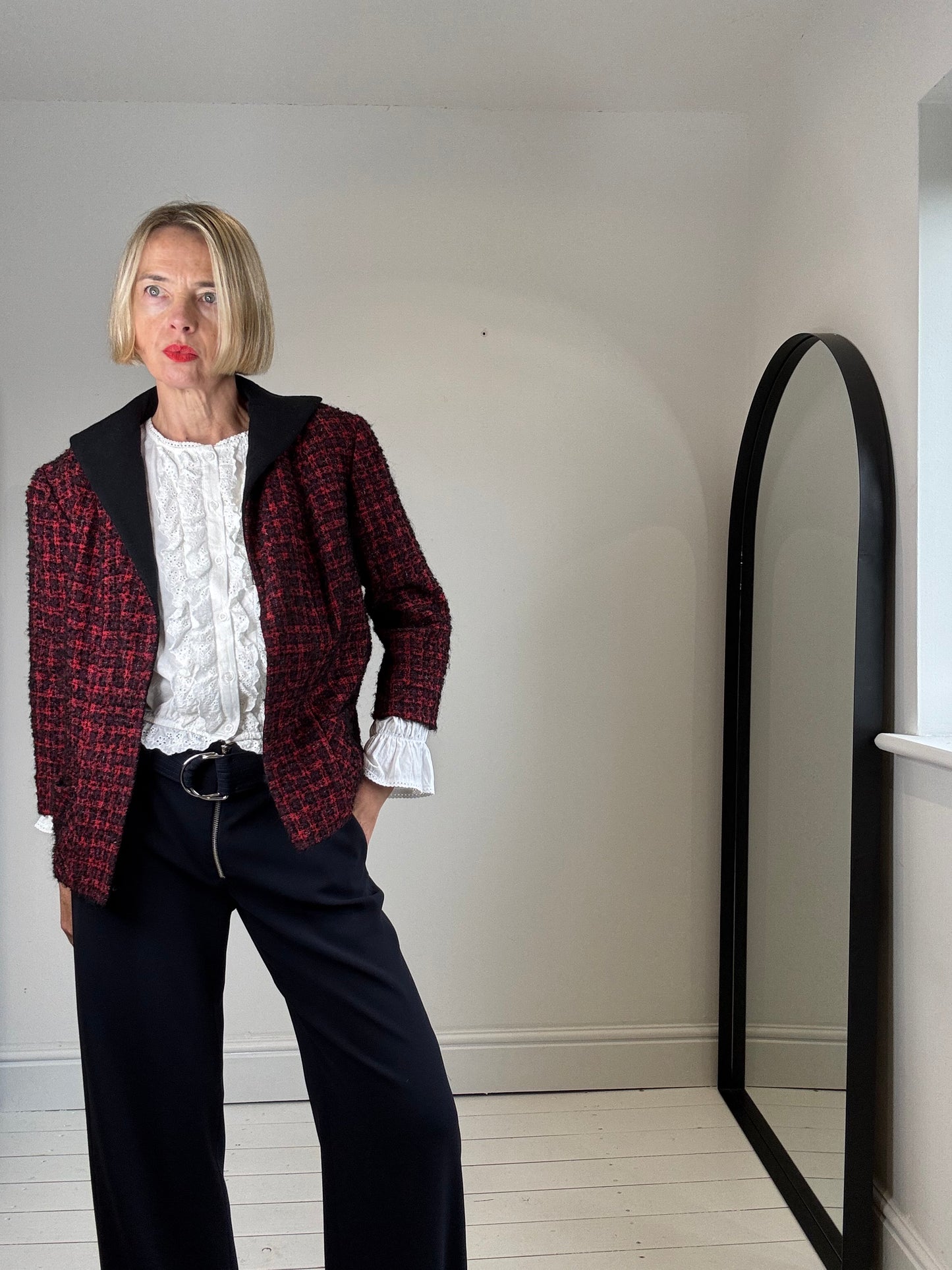 VINTAGE tweedy boucle jacket with contrast collar