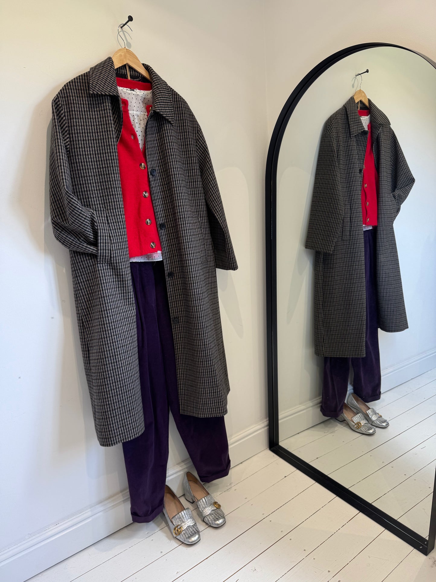 Round neck cardigan