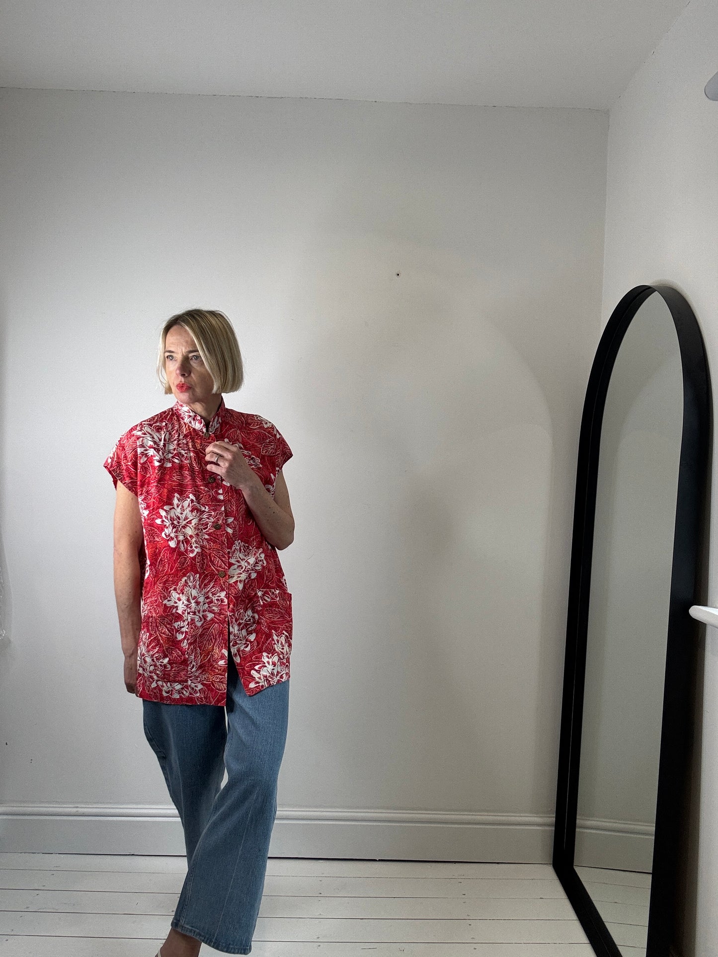 VINTAGE women's printed nehru collar shirt red top preloved
