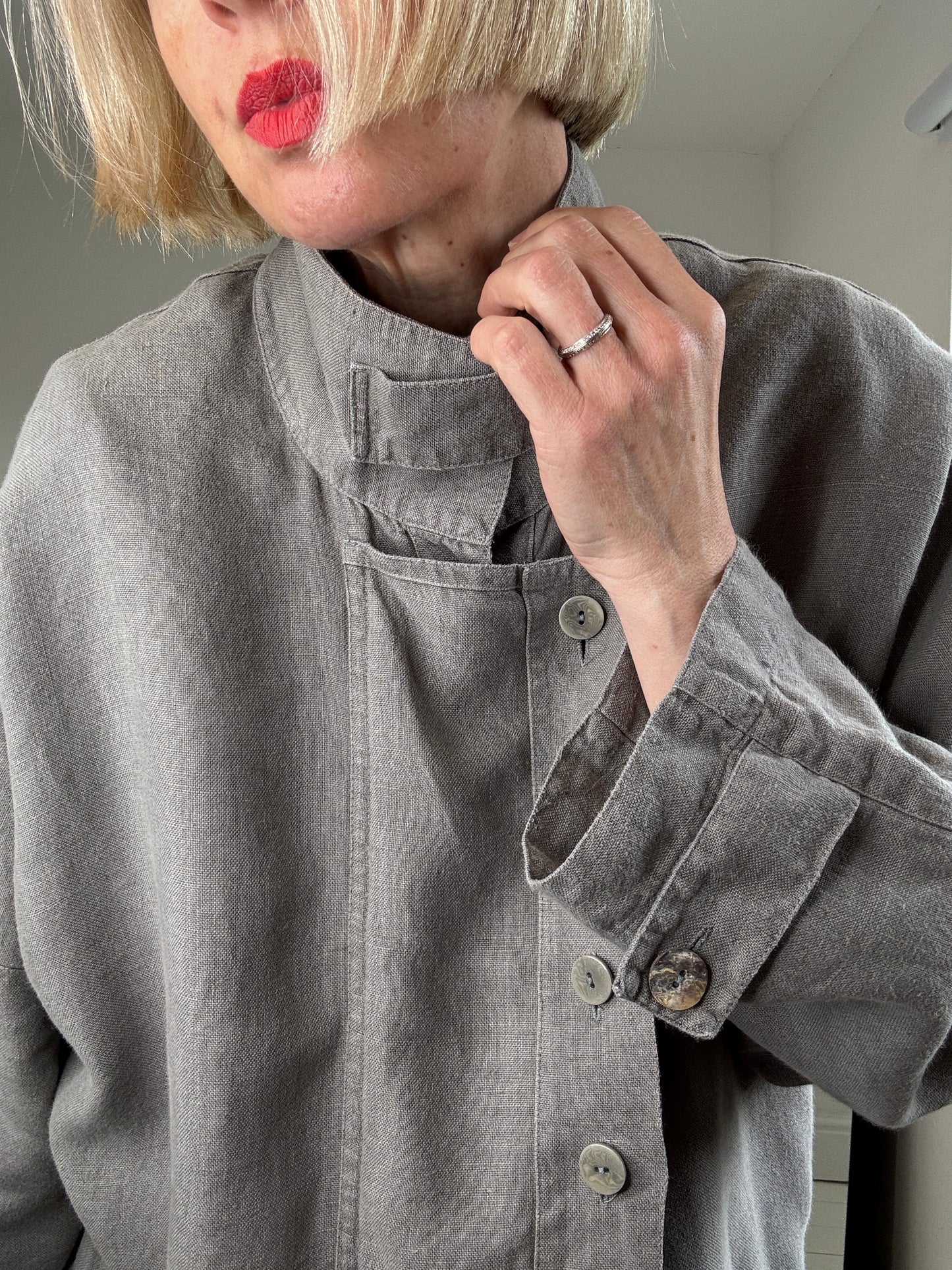 JOYCE RIDINGS linen jacket