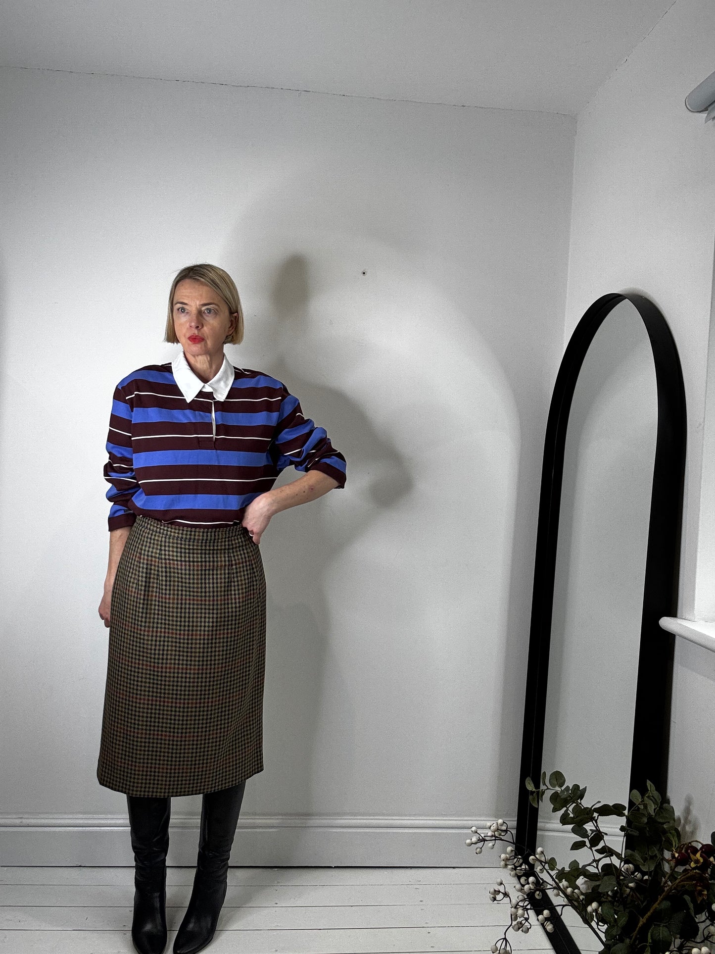 VINTAGE DAKS 100% wool check pencil skirt