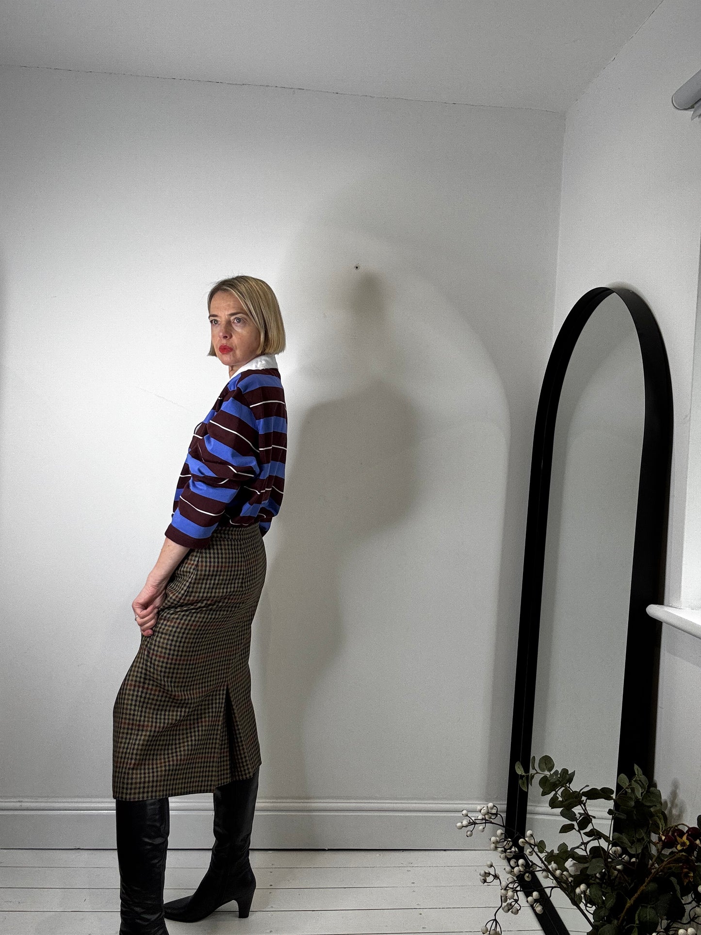 VINTAGE DAKS 100% wool check pencil skirt