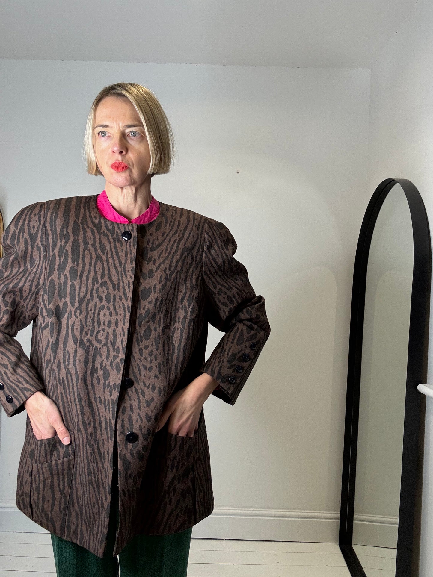 Animal print collarless jacket