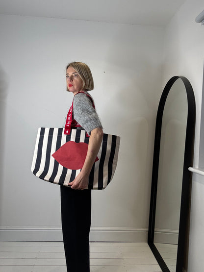 Lulu Guiness lips tote