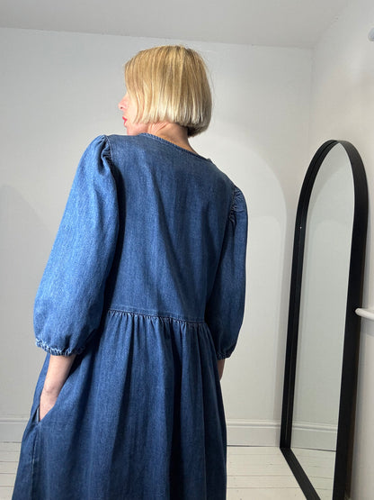 Denim puff sleeve dress