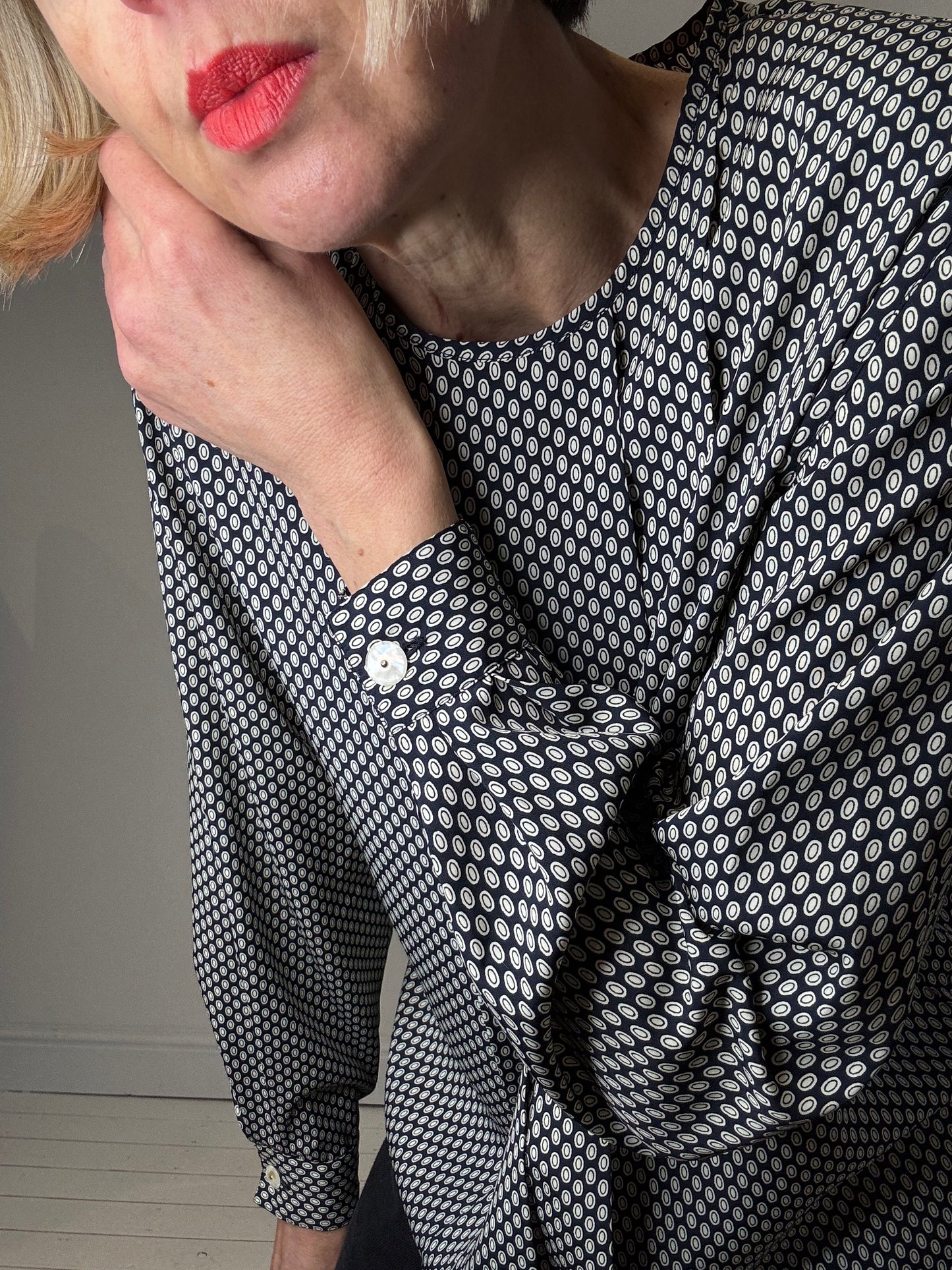 vintage aquascutum collarless British women's, female founded