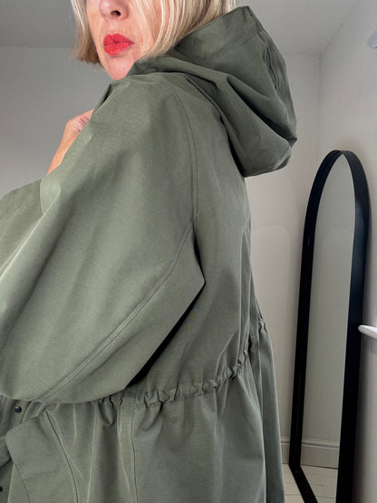 Waterproof cinched jacket