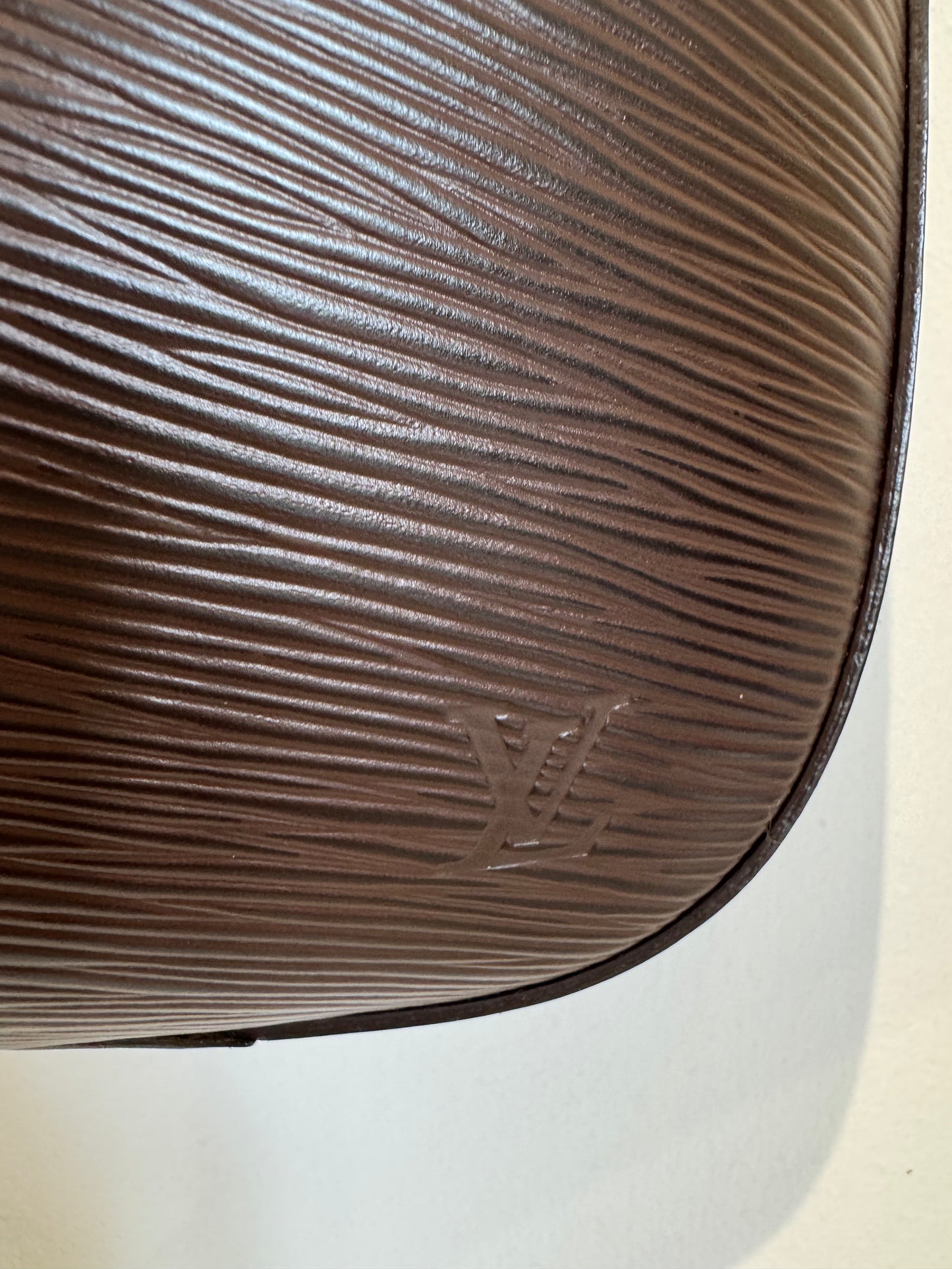 LOUIS VUITTON Moka Epi Reverie