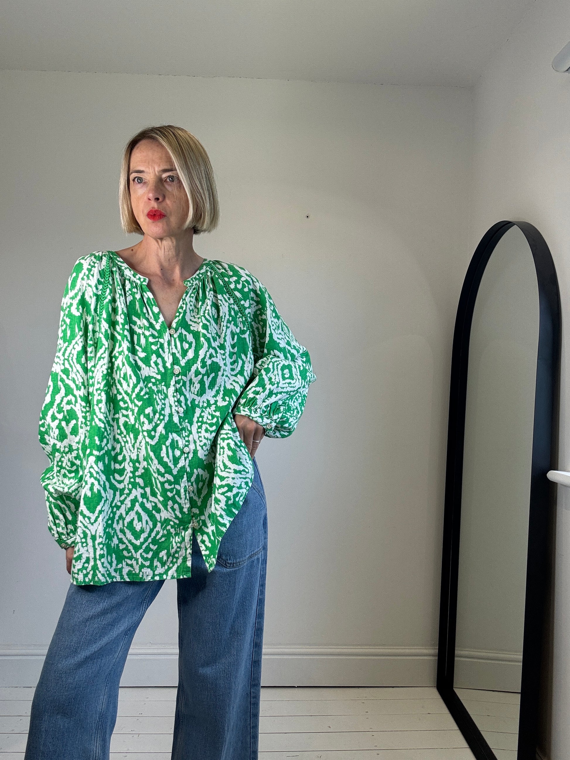 raglan sleeve smock top green and white print linen womenswear top preloved size 20 women with curves, button front, plus side
