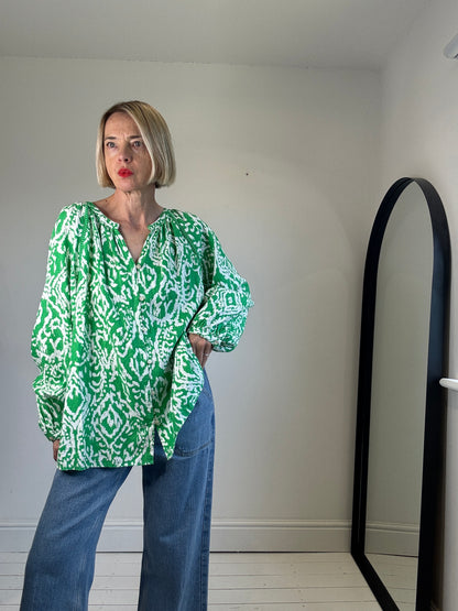 raglan sleeve smock top green and white print linen womenswear top preloved size 20 women with curves, button front, plus side
