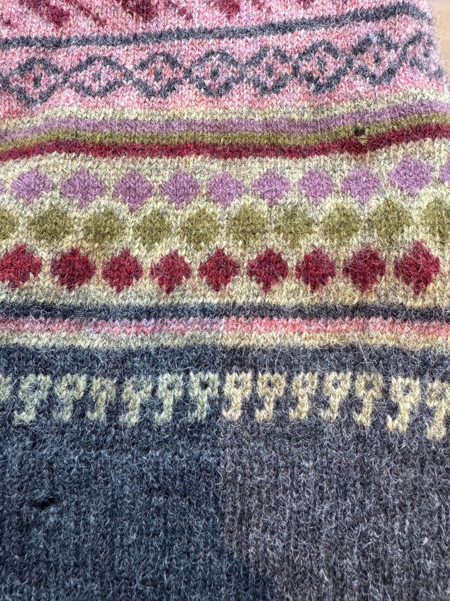 NIBBLED KNIT: Patterned vintage crew
