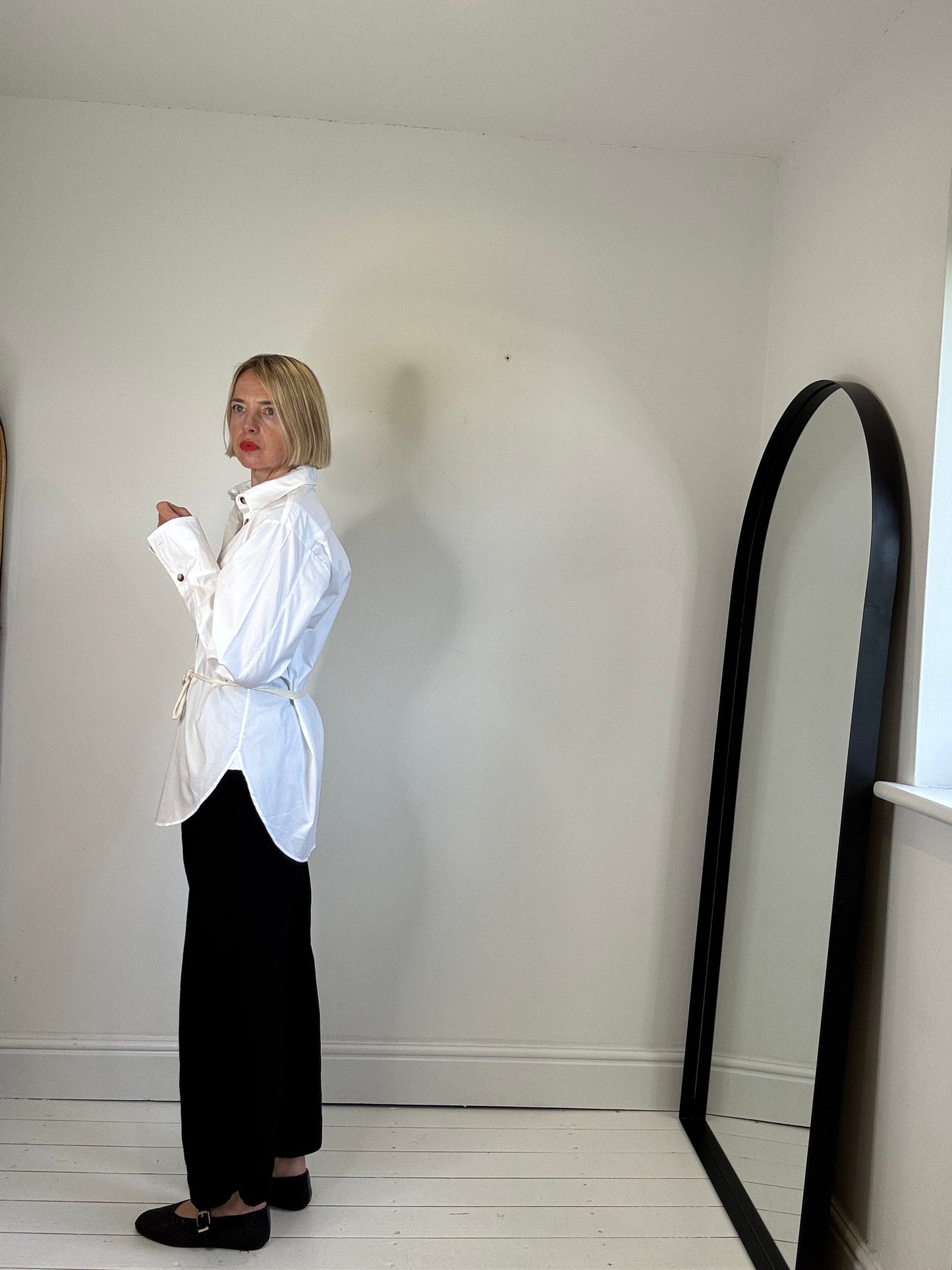 SARAH BUTE tie back cotton shirt