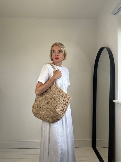 Lightweight straw tote