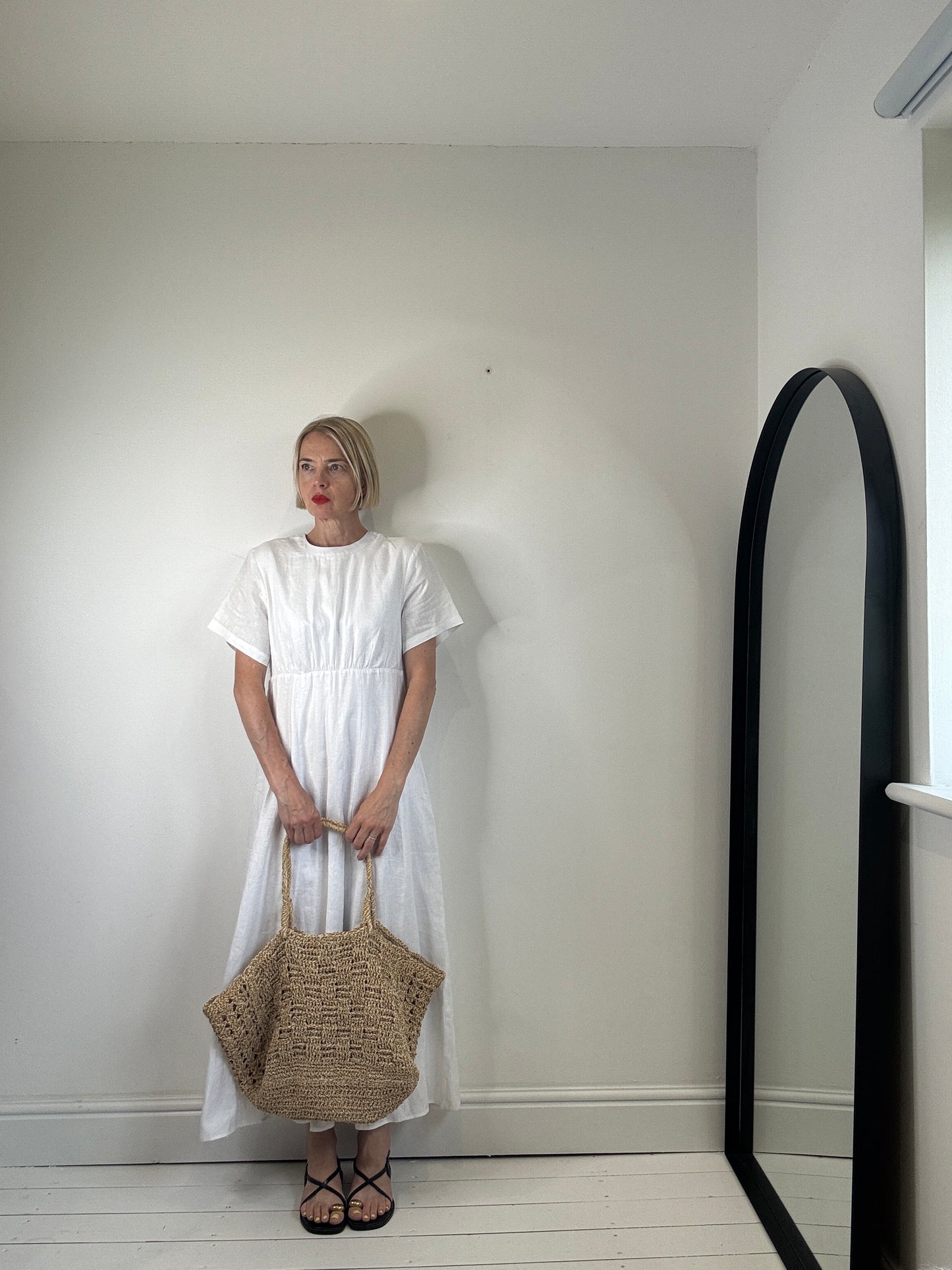 Lightweight straw tote