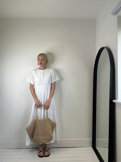 Lightweight straw tote