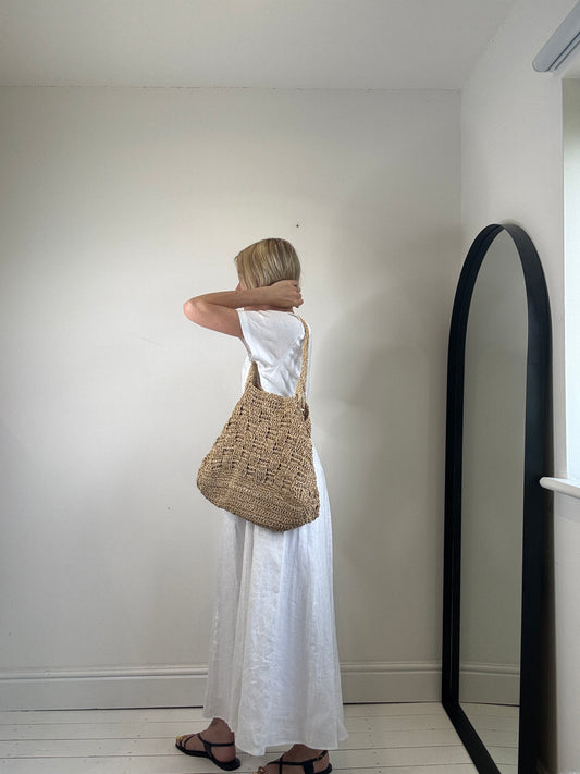 Lightweight straw tote