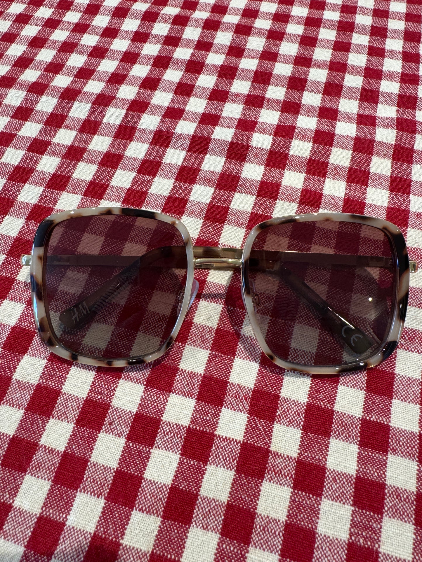Tortoiseshell square sunglasses