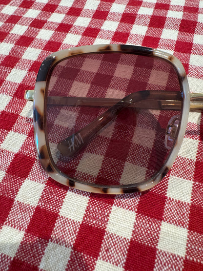 Tortoiseshell square sunglasses