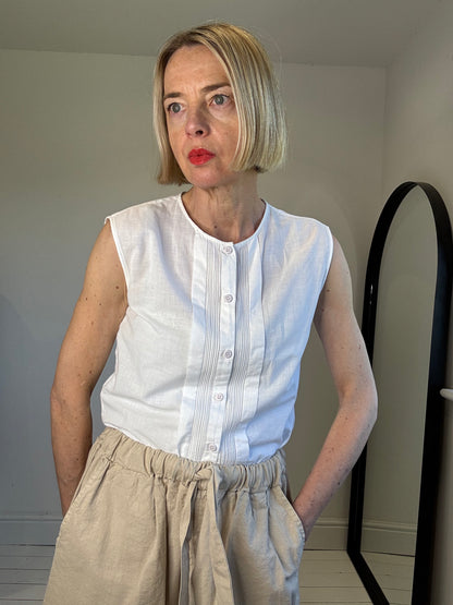 Vintage sleeveless top