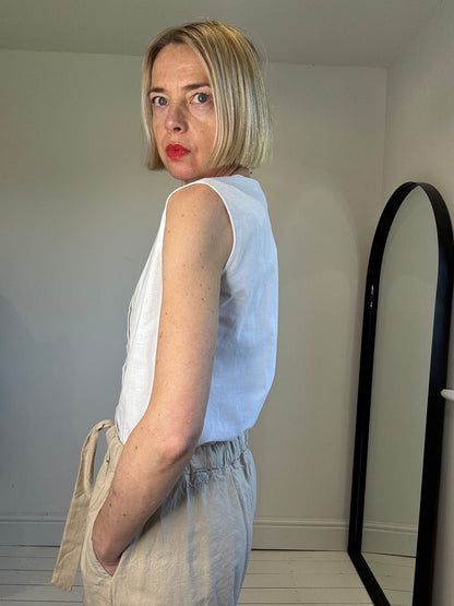 Vintage sleeveless top