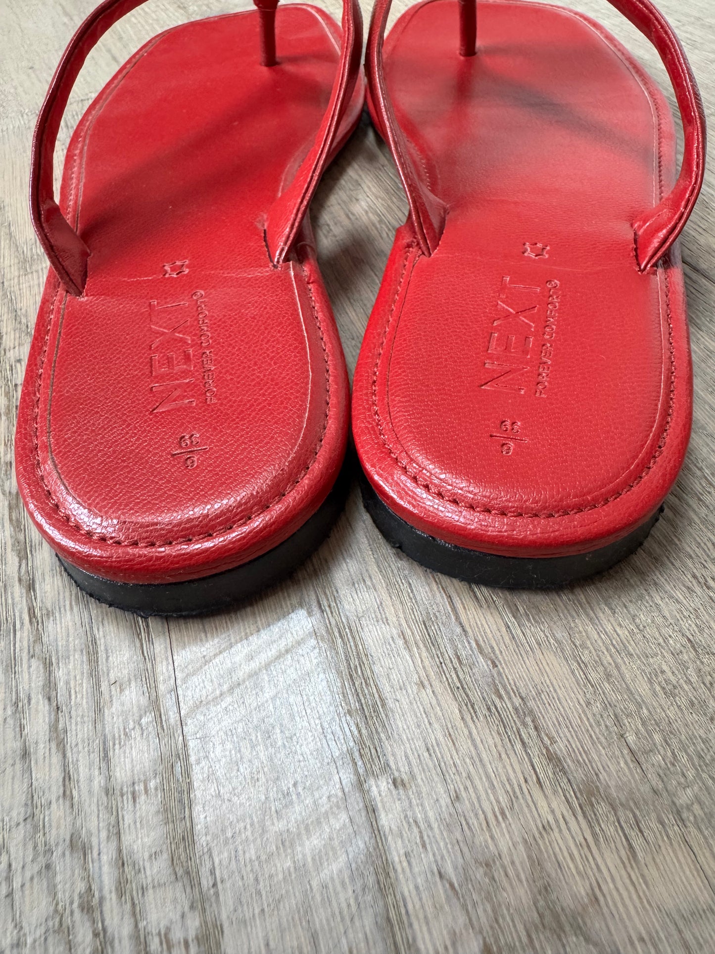 Leather toe posts