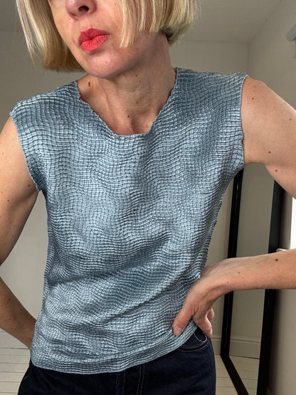 blue sleeveless tank shell top women's plisse preloved secondhand