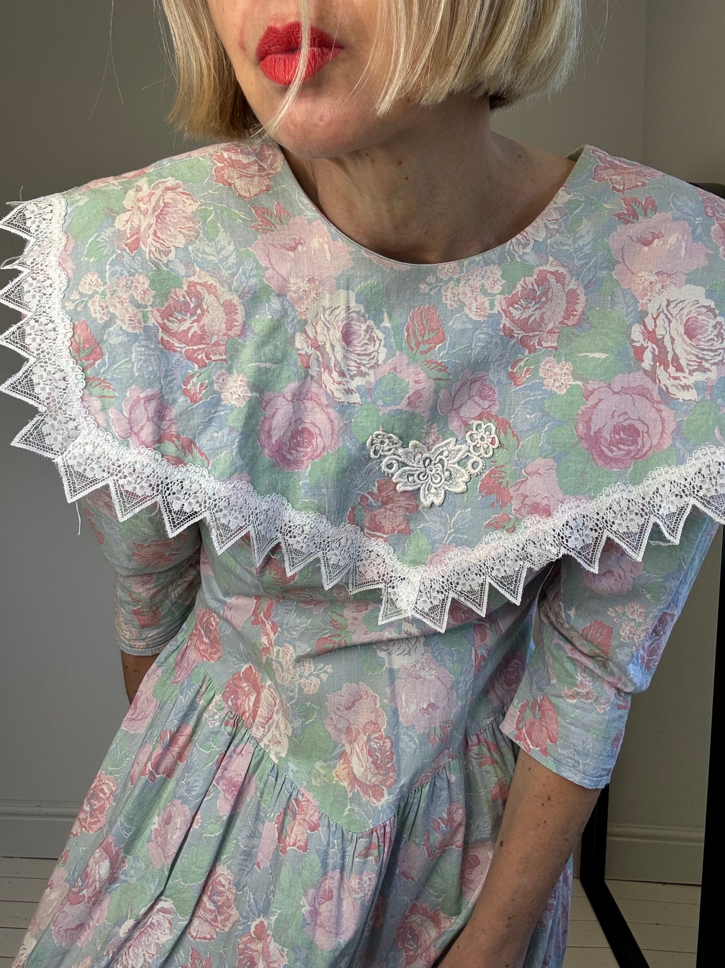 VINTAGE lace trim collar dress