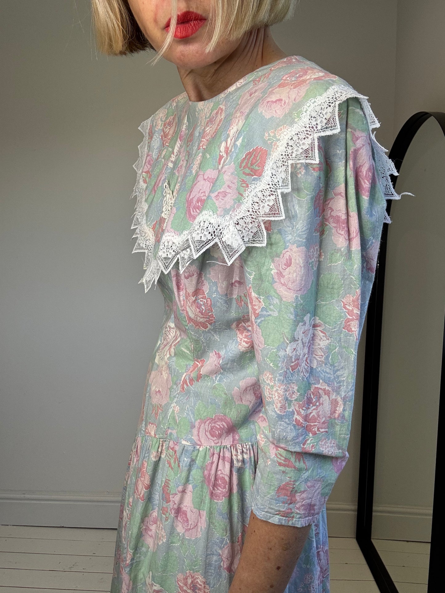 VINTAGE lace trim collar dress