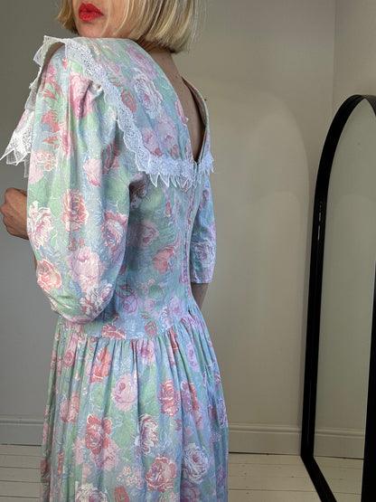 VINTAGE lace trim collar dress