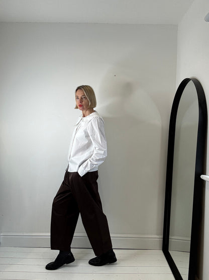 Barrel leg trousers