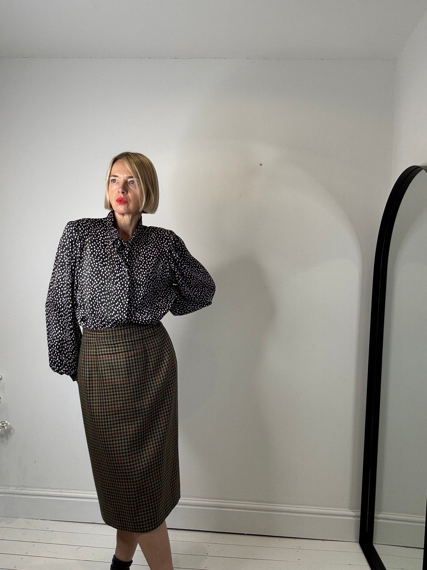 VINTAGE DAKS 100% wool check pencil skirt