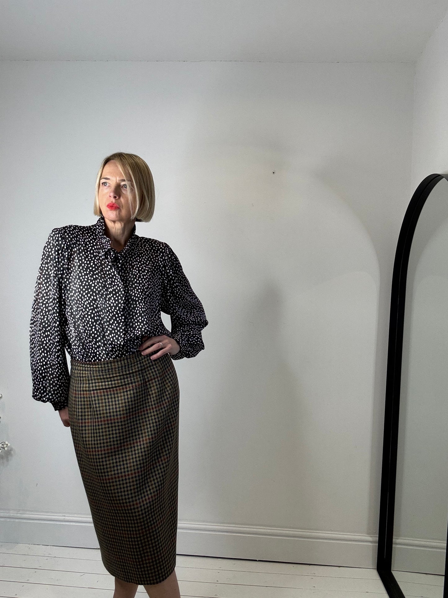 VINTAGE DAKS 100% wool check pencil skirt