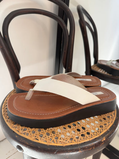 Leather toe posts