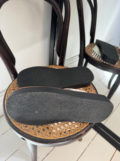 Leather toe posts