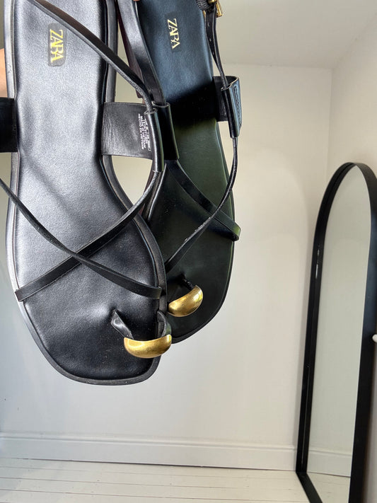 zara flat black sandals metal pebble preloved size 6 women's second hand shoes black