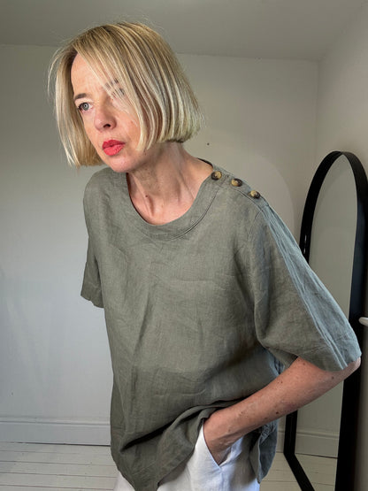 Linen button tee