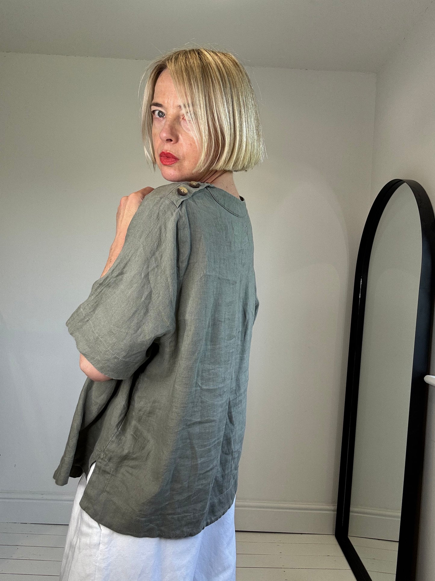 Linen button tee