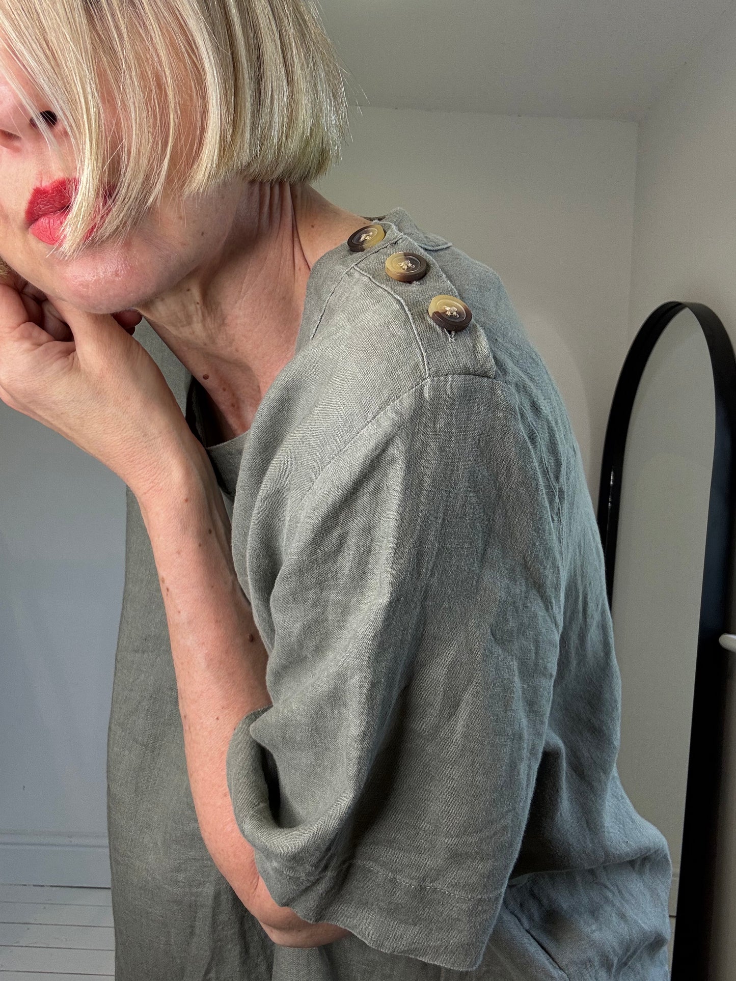 Linen button tee