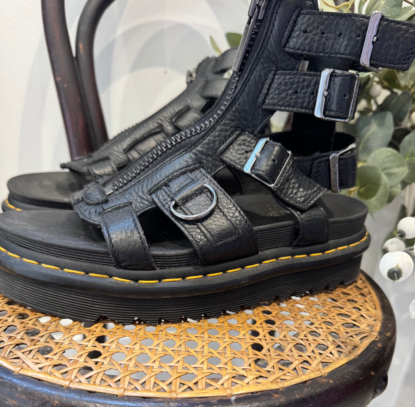 DR MARTEN Olson sandals