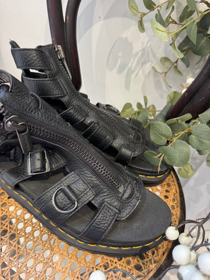 DR MARTEN Olson sandals