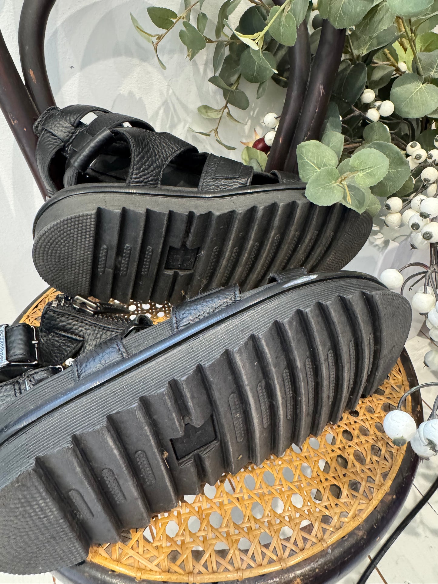 DR MARTEN Olson sandals