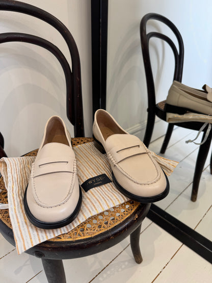 WYSE London Camilla leather loafer