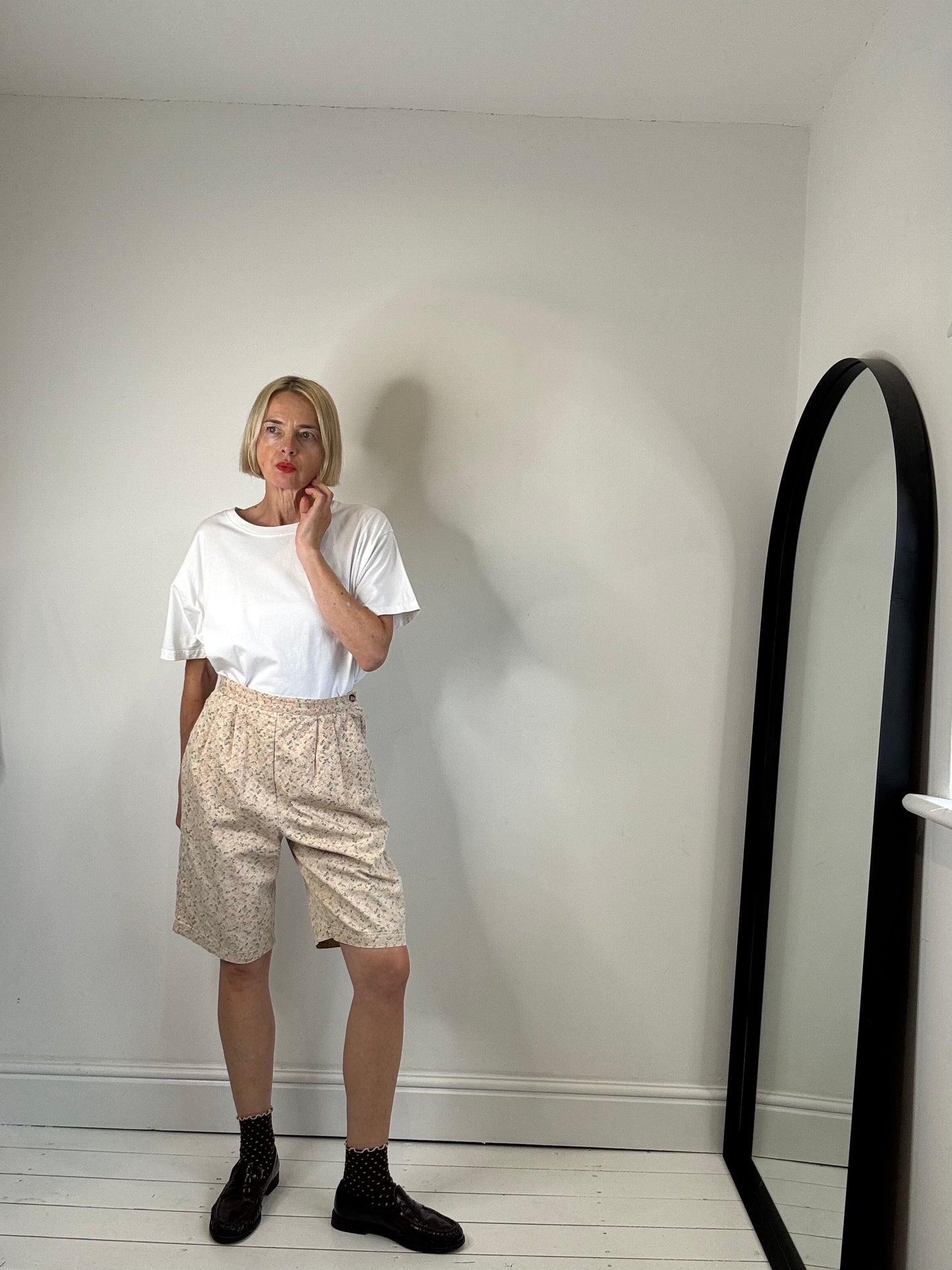 Ditsy knee shorts