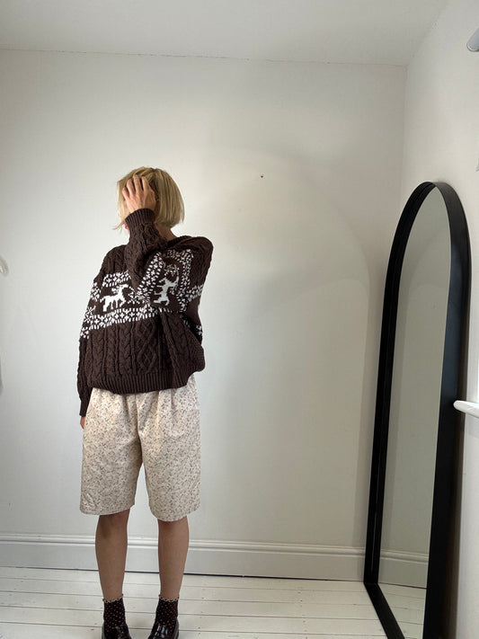 Ditsy knee shorts