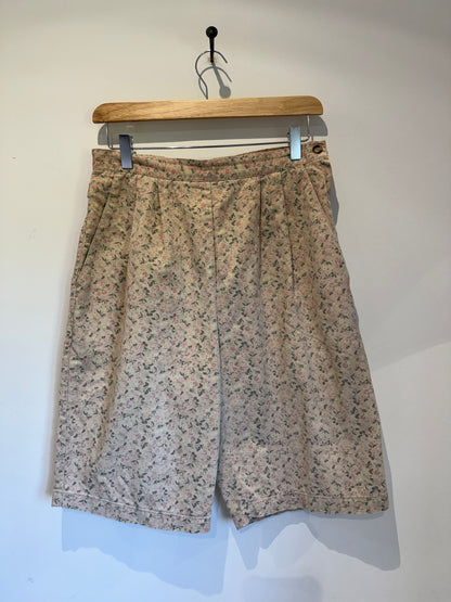 Ditsy knee shorts
