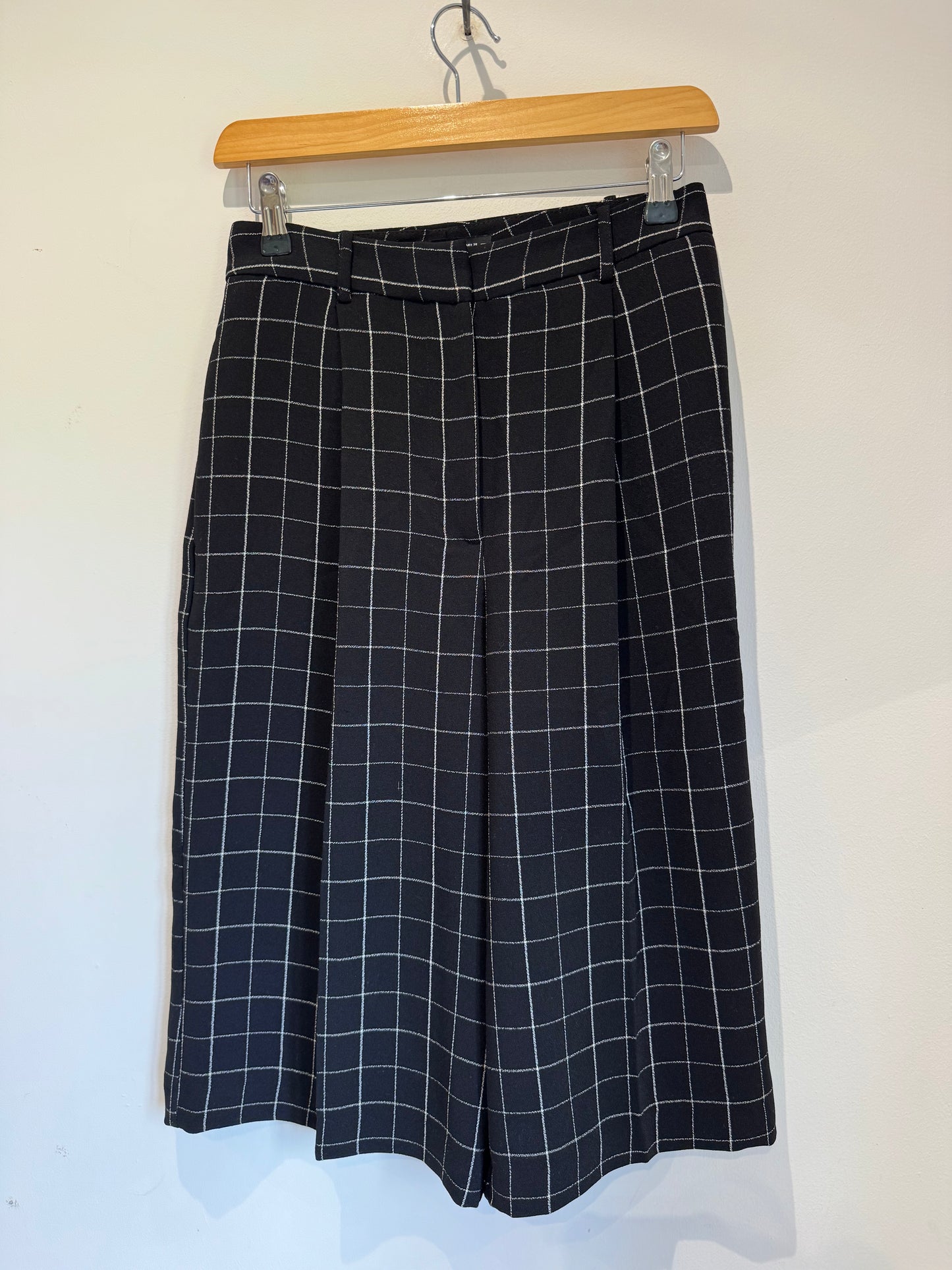 Windowpane check Bermuda