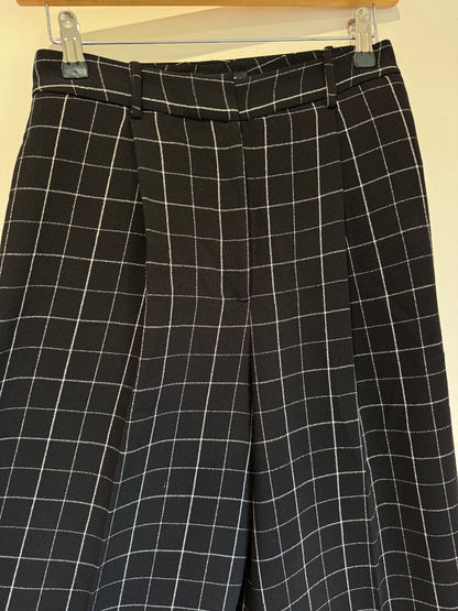 Windowpane check Bermuda