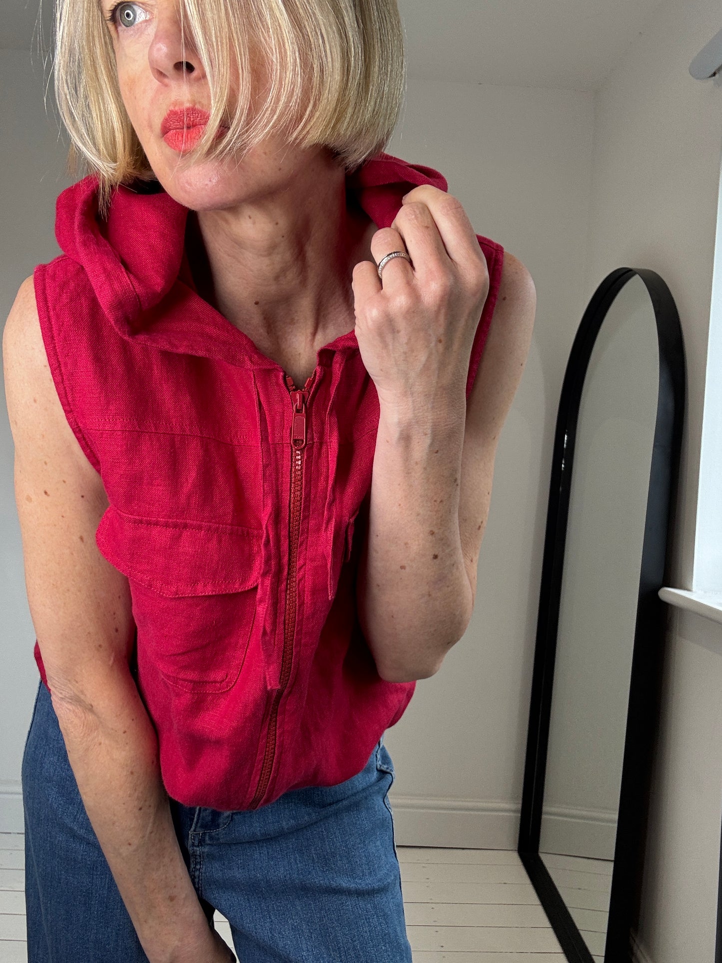Linen hooded gilet