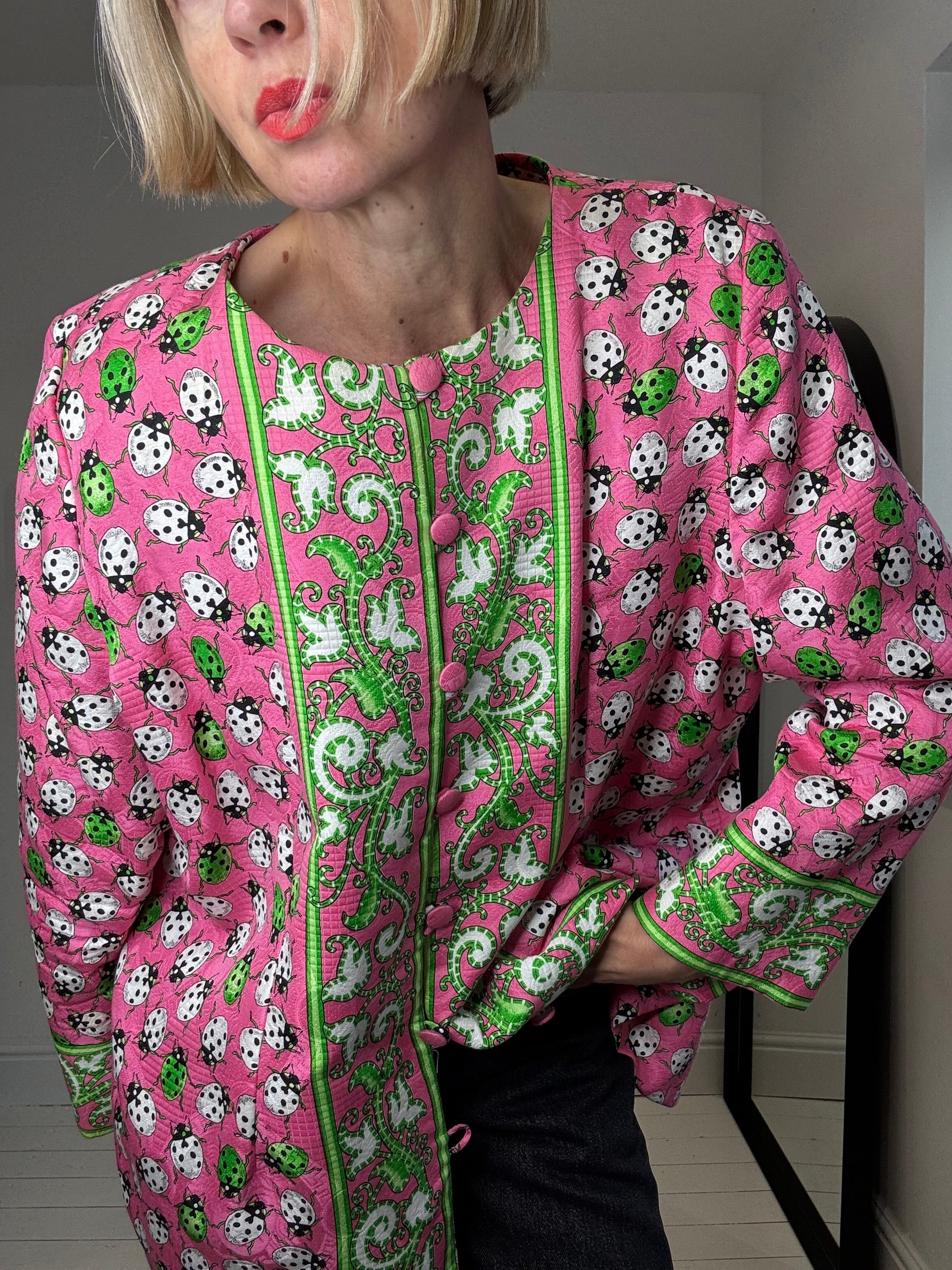 preloved Unique lady bug collarless jacket for women in pink