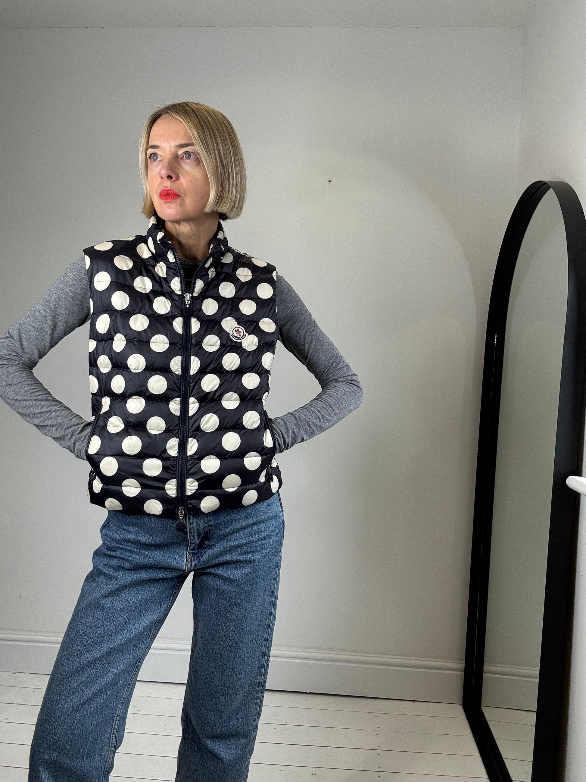 navy spot MONCLER real down padded zip front gilet for women